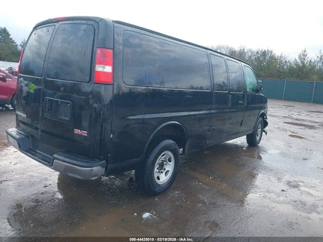 2017 GMC SAVANA 2500 WORK VAN 4