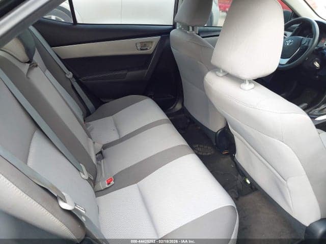 2018 TOYOTA COROLLA LE 8