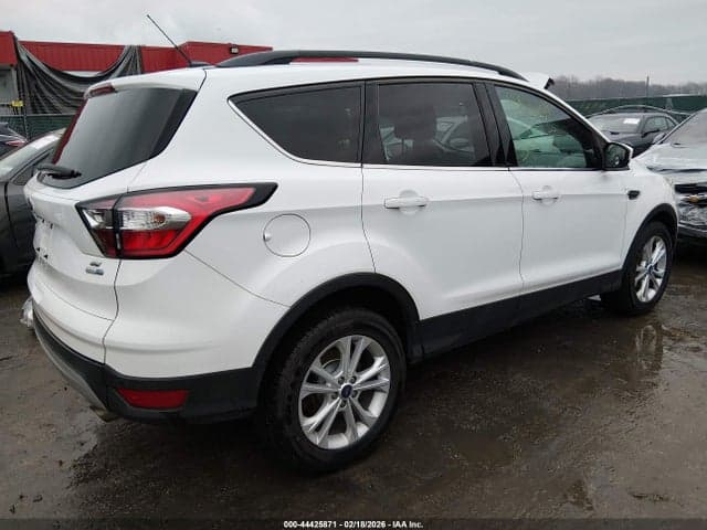 2017 FORD ESCAPE SE 4