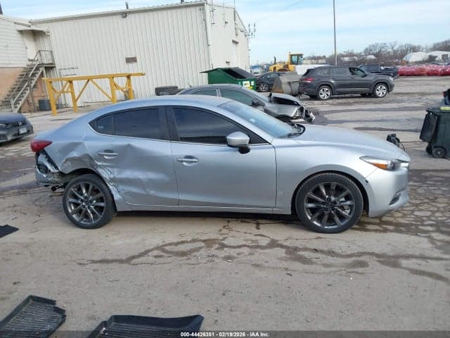 2018 MAZDA MAZDA3 TOURING 13