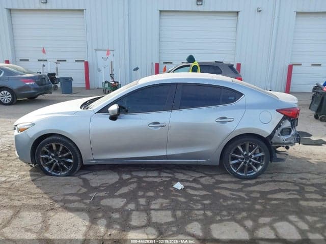 2018 MAZDA MAZDA3 TOURING 14