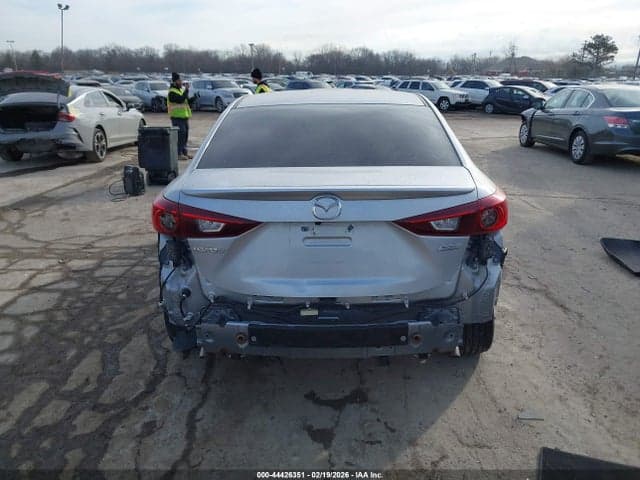 2018 MAZDA MAZDA3 TOURING 16