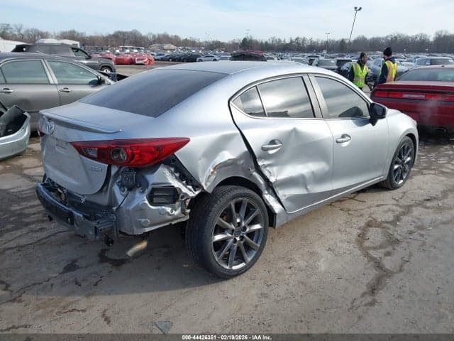 2018 MAZDA MAZDA3 TOURING 4