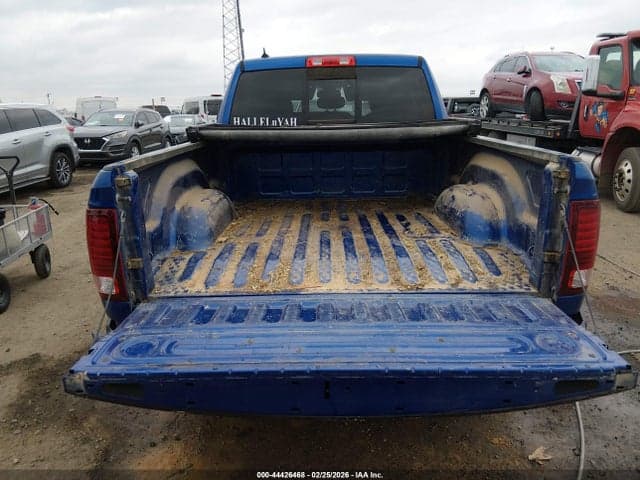 2019 RAM 1500 CLASSIC WARLOCK 4X2 6'4 BOX 17