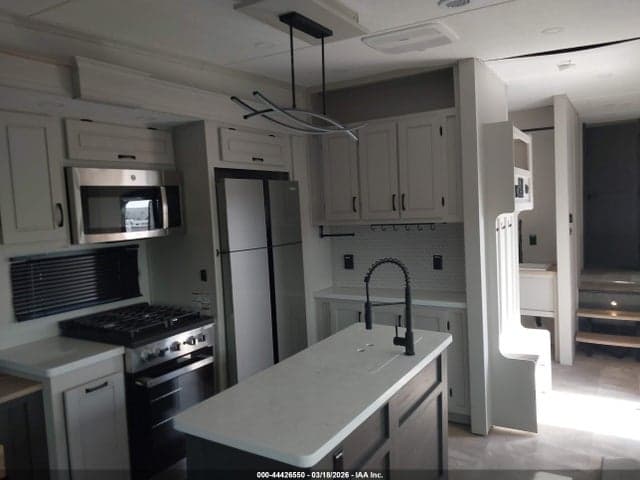 2025 FOREST RIVER COACHMAN BROOKSTONE 8