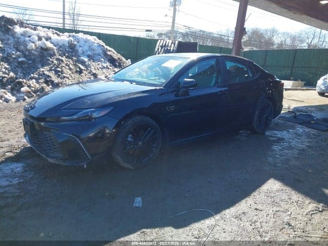 2025 TOYOTA CAMRY SE 2