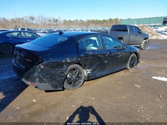 2025 TOYOTA CAMRY SE 4