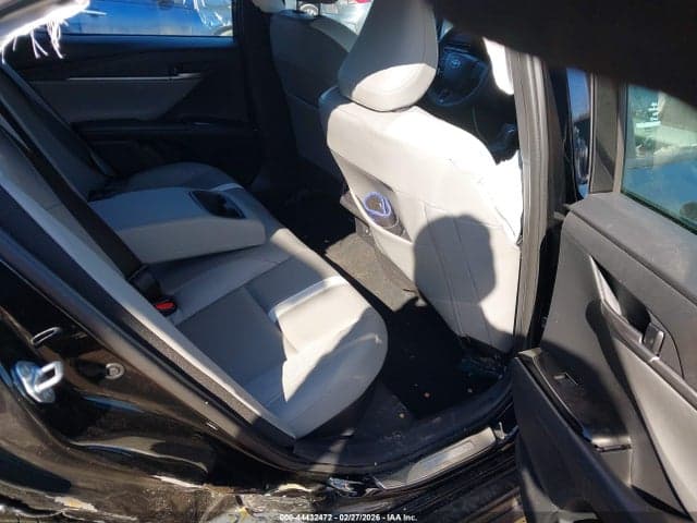 2025 TOYOTA CAMRY SE 8