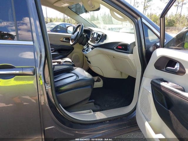 2017 CHRYSLER PACIFICA TOURING-L 5