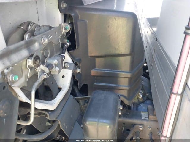 2022 ISUZU NQR 10