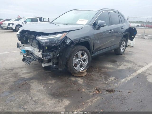 2024 TOYOTA RAV4 XLE 2