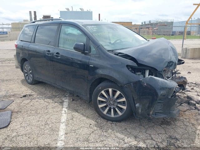 2020 TOYOTA SIENNA LE 1
