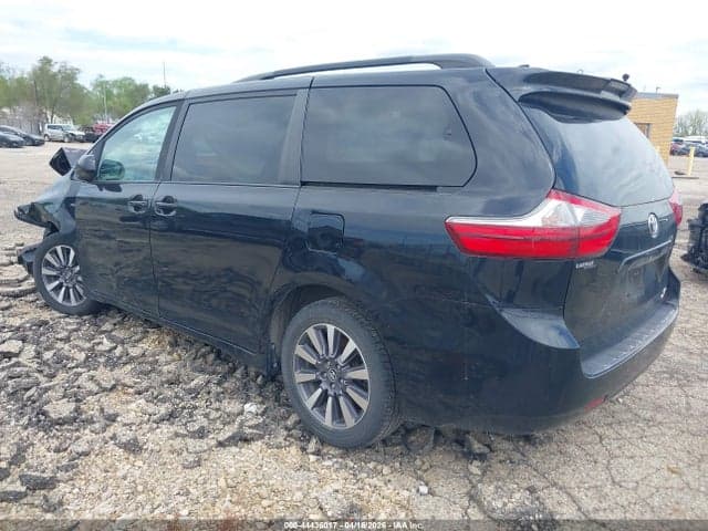 2020 TOYOTA SIENNA LE 3