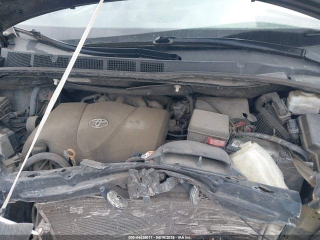 2020 TOYOTA SIENNA LE 10