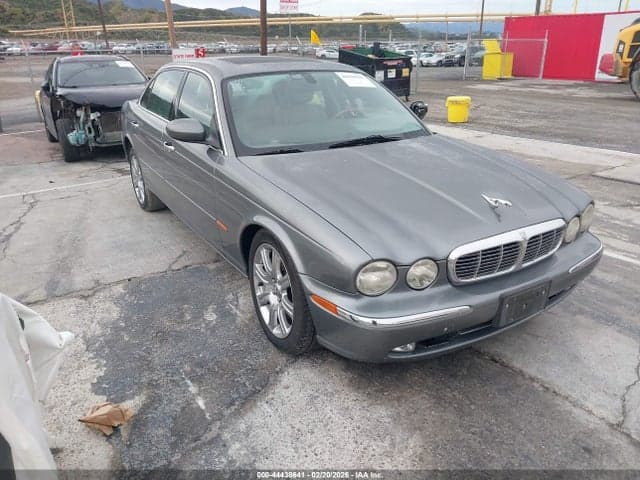 2005 JAGUAR XJ XJ8 1