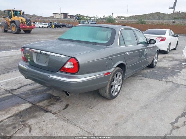 2005 JAGUAR XJ XJ8 4