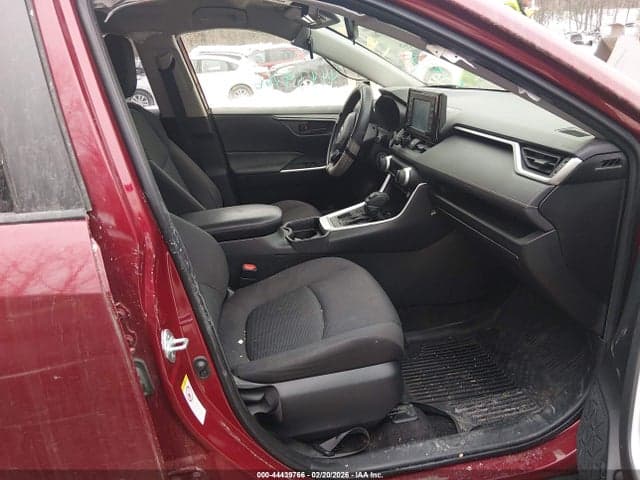 2019 TOYOTA RAV4 LE 5