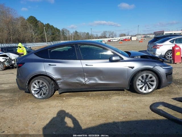 2026 TESLA MODEL Y 14