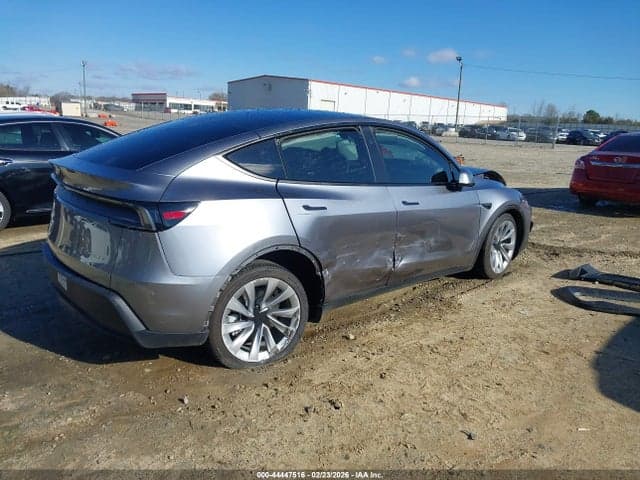 2026 TESLA MODEL Y 4