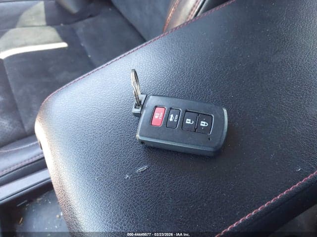 2017 TOYOTA CAMRY XSE V6 11