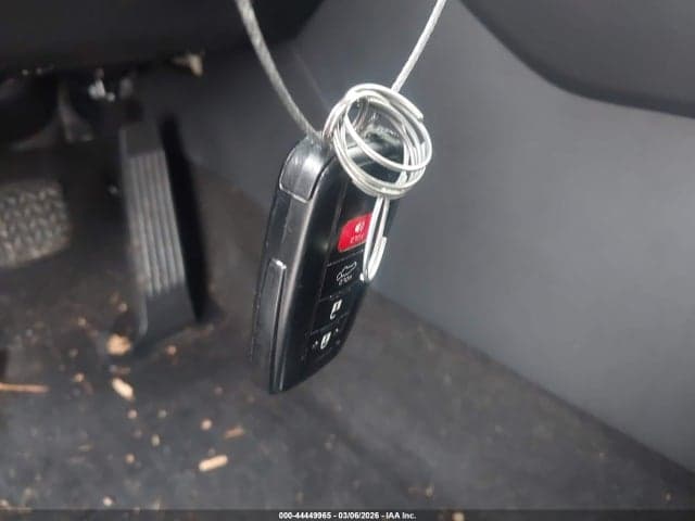 2020 TOYOTA RAV4 HYBRID XLE 11