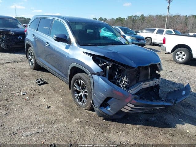 2019 TOYOTA HIGHLANDER LE 1
