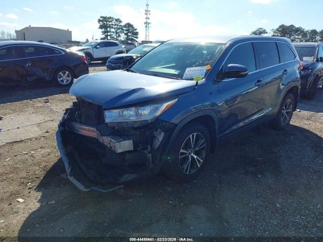 2019 TOYOTA HIGHLANDER LE 2