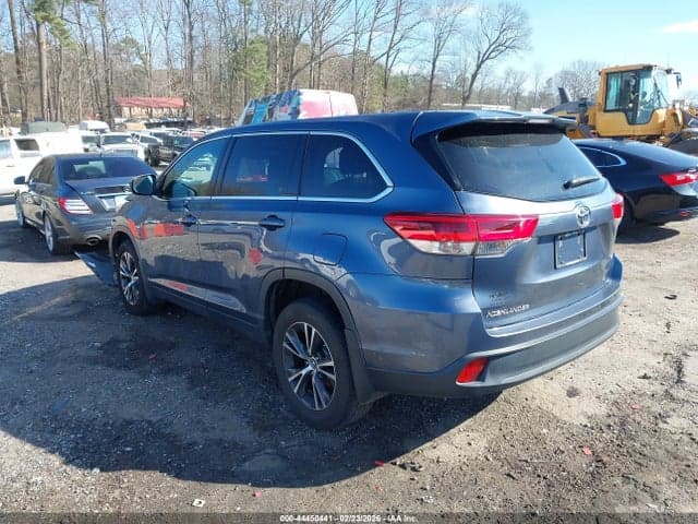 2019 TOYOTA HIGHLANDER LE 3