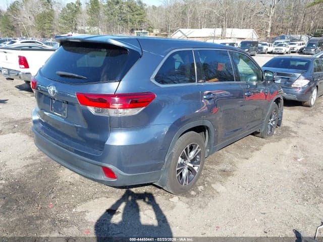 2019 TOYOTA HIGHLANDER LE 4