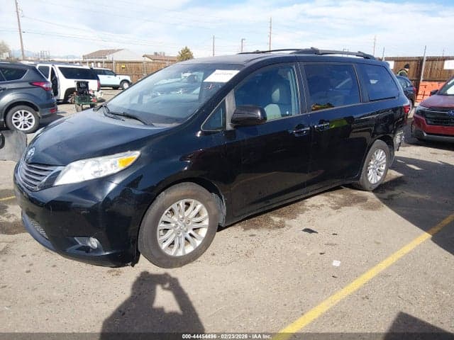 2017 TOYOTA SIENNA XLE 8 PASSENGER 2