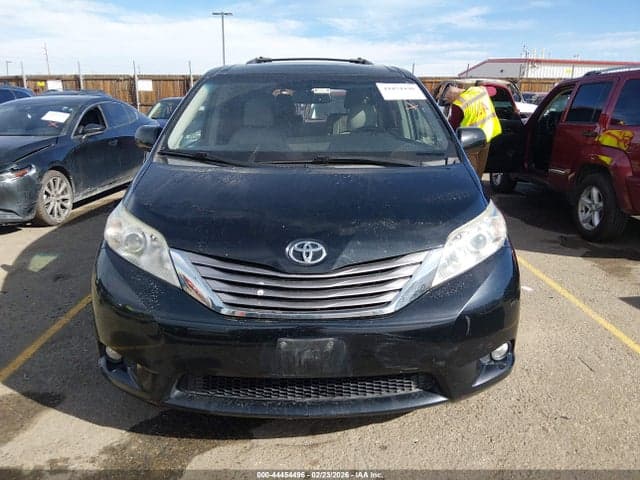 2017 TOYOTA SIENNA XLE 8 PASSENGER 13