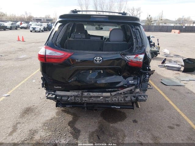 2017 TOYOTA SIENNA XLE 8 PASSENGER 6