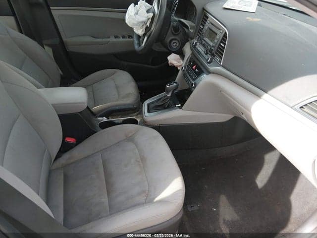 2017 HYUNDAI ELANTRA SE 5
