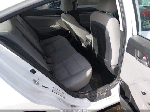 2017 HYUNDAI ELANTRA SE 8