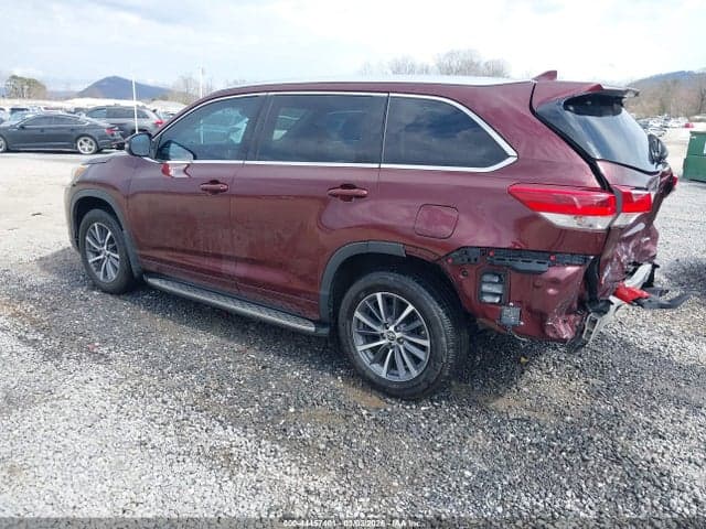 2018 TOYOTA HIGHLANDER XLE 3