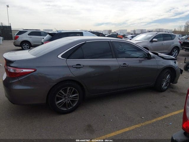 2017 TOYOTA CAMRY SE 12
