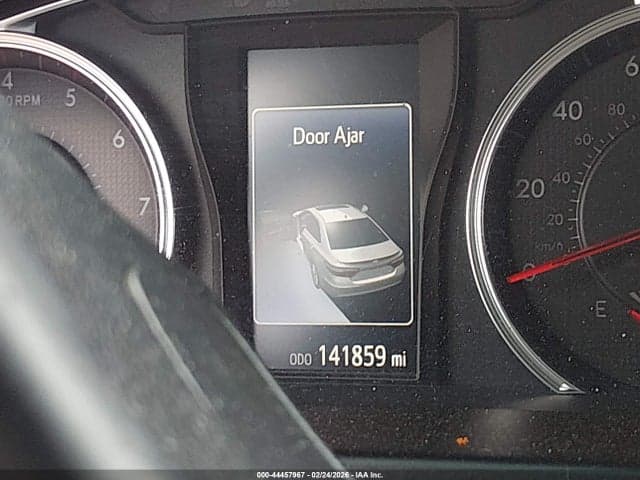 2017 TOYOTA CAMRY SE 14