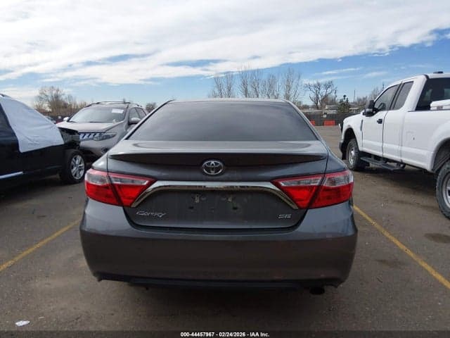 2017 TOYOTA CAMRY SE 15