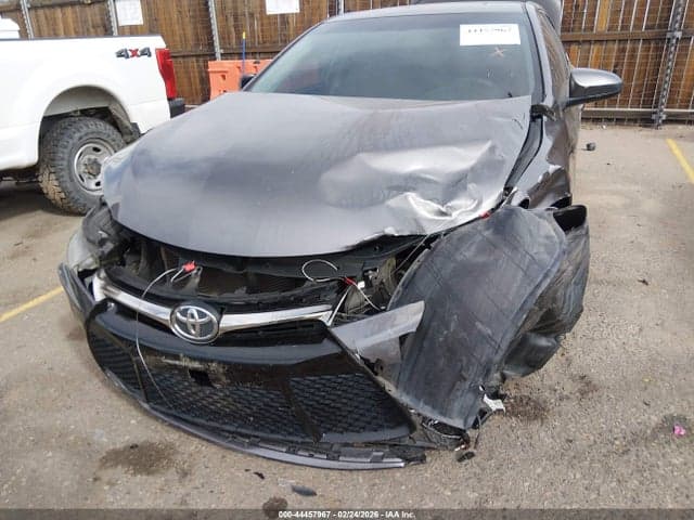 2017 TOYOTA CAMRY SE 6
