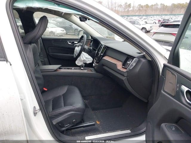 2023 VOLVO XC60 B5 PLUS DARK THEME 5
