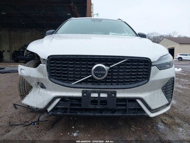 2023 VOLVO XC60 B5 PLUS DARK THEME 6
