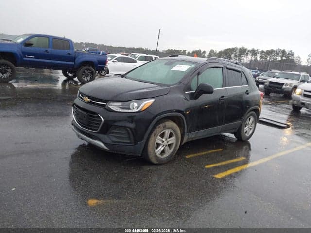 2020 CHEVROLET TRAX FWD LT 2