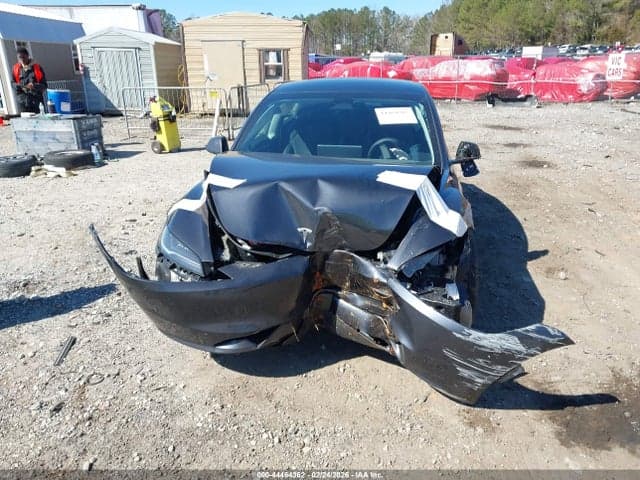 2025 TESLA MODEL 3 6