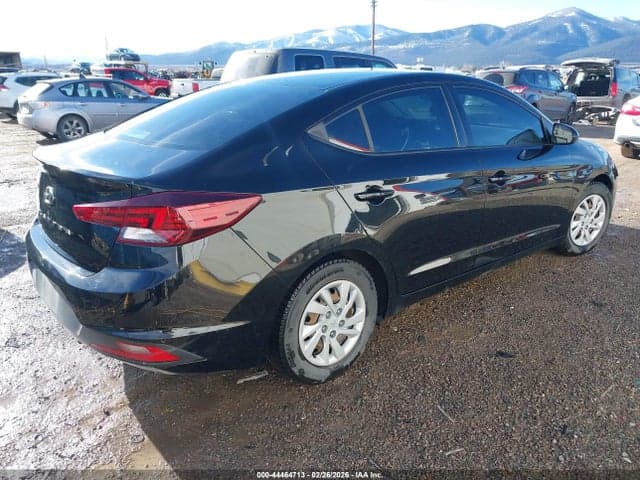 2020 HYUNDAI ELANTRA SE 4