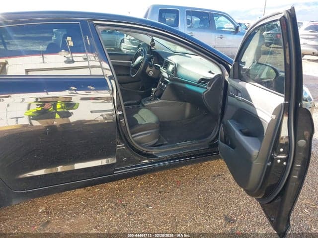 2020 HYUNDAI ELANTRA SE 5