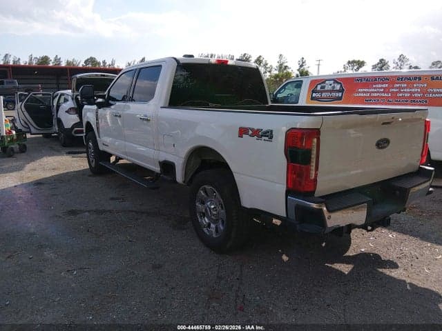 2025 FORD F-250 LARIAT 3