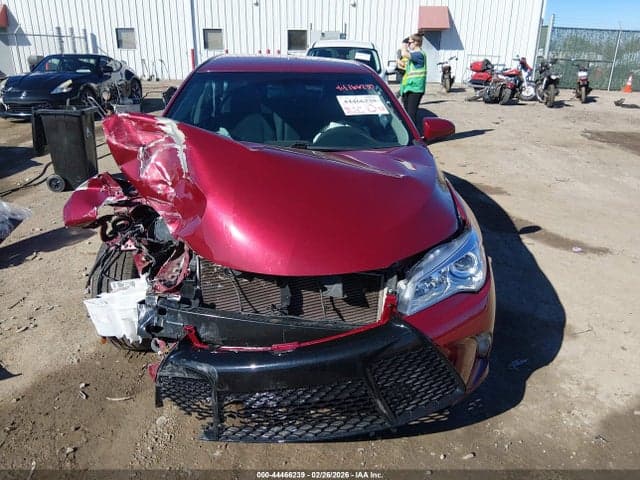 2017 TOYOTA CAMRY SE 13