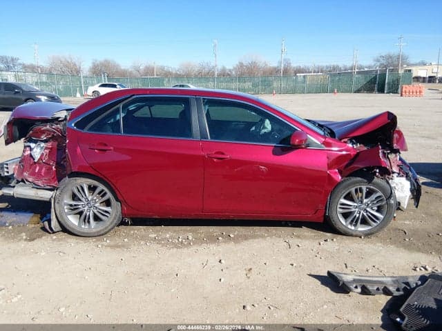 2017 TOYOTA CAMRY SE 14