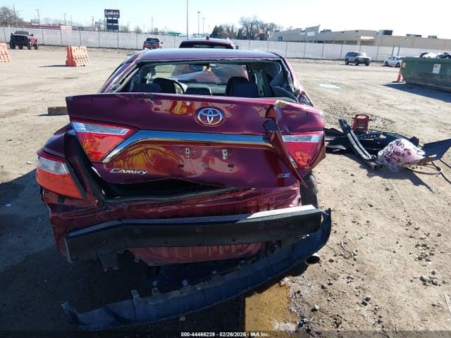 2017 TOYOTA CAMRY SE 17