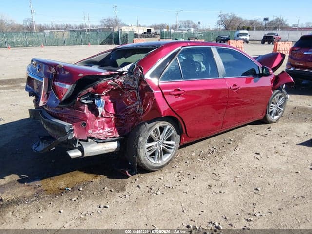 2017 TOYOTA CAMRY SE 4
